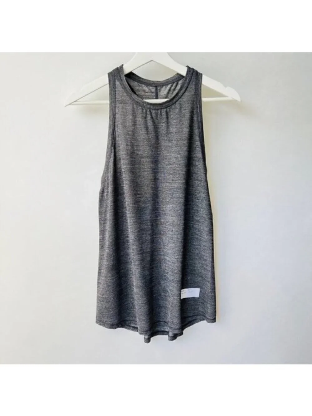 LULULEMON Hot like Agni singlet in heather gray size 4 J57
